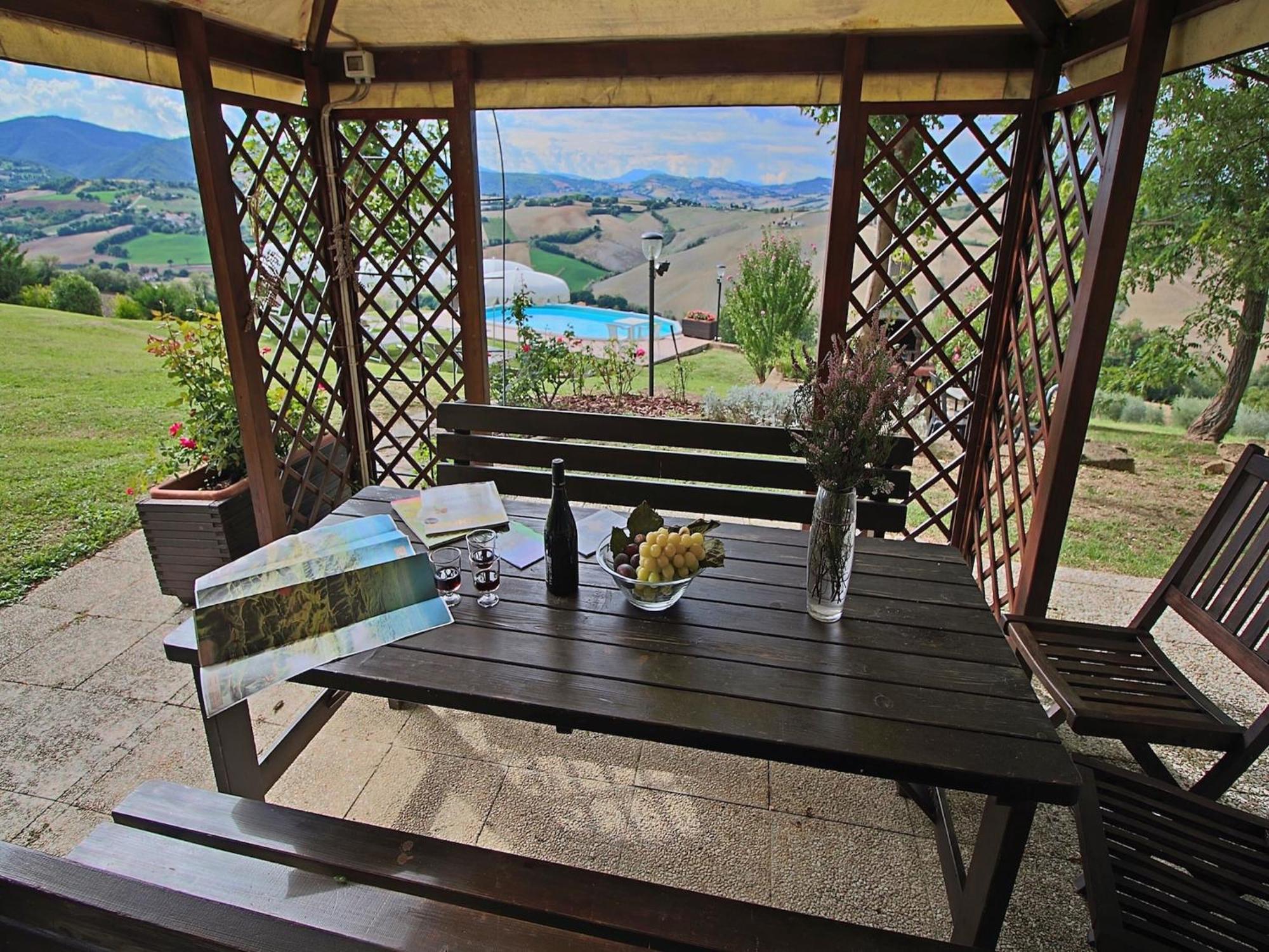 Nice Flat In Arcevia With Swimming Pool Eksteriør bilde