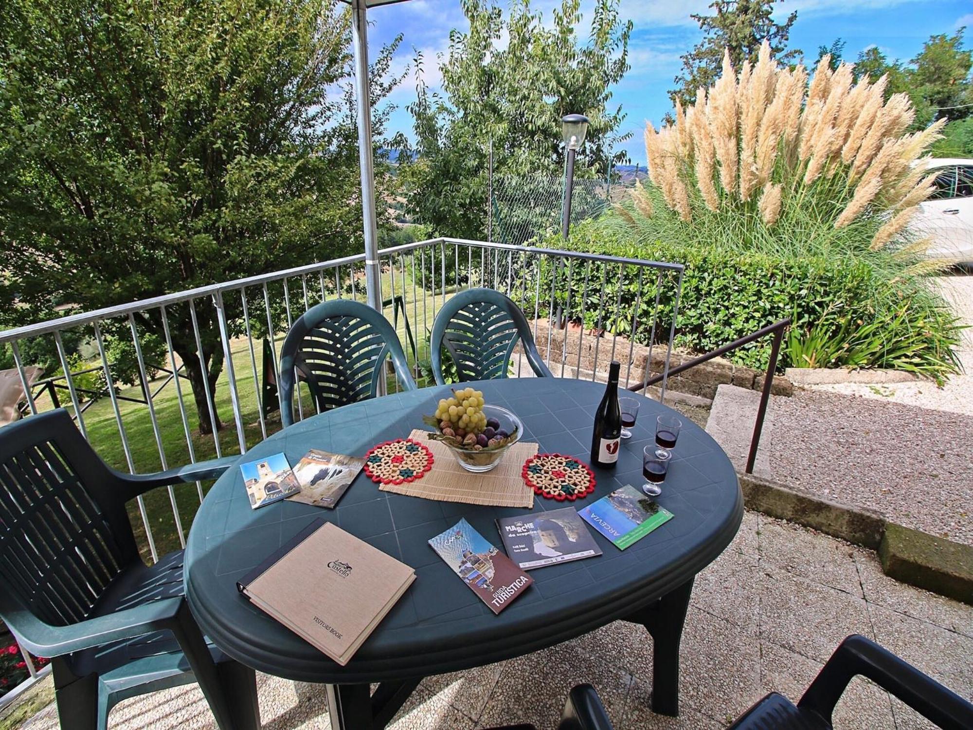 Nice Flat In Arcevia With Swimming Pool Eksteriør bilde