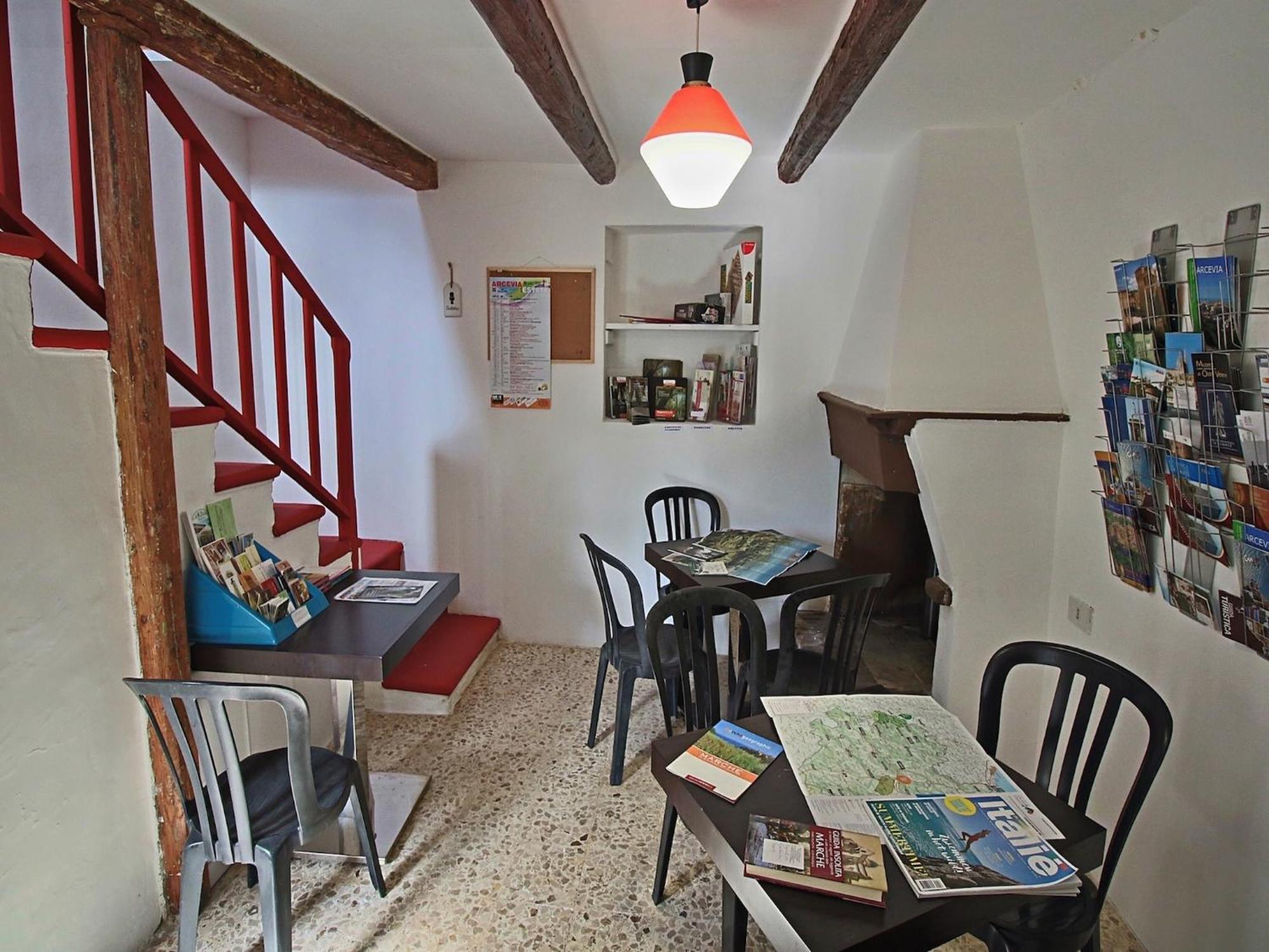 Nice Flat In Arcevia With Swimming Pool Eksteriør bilde