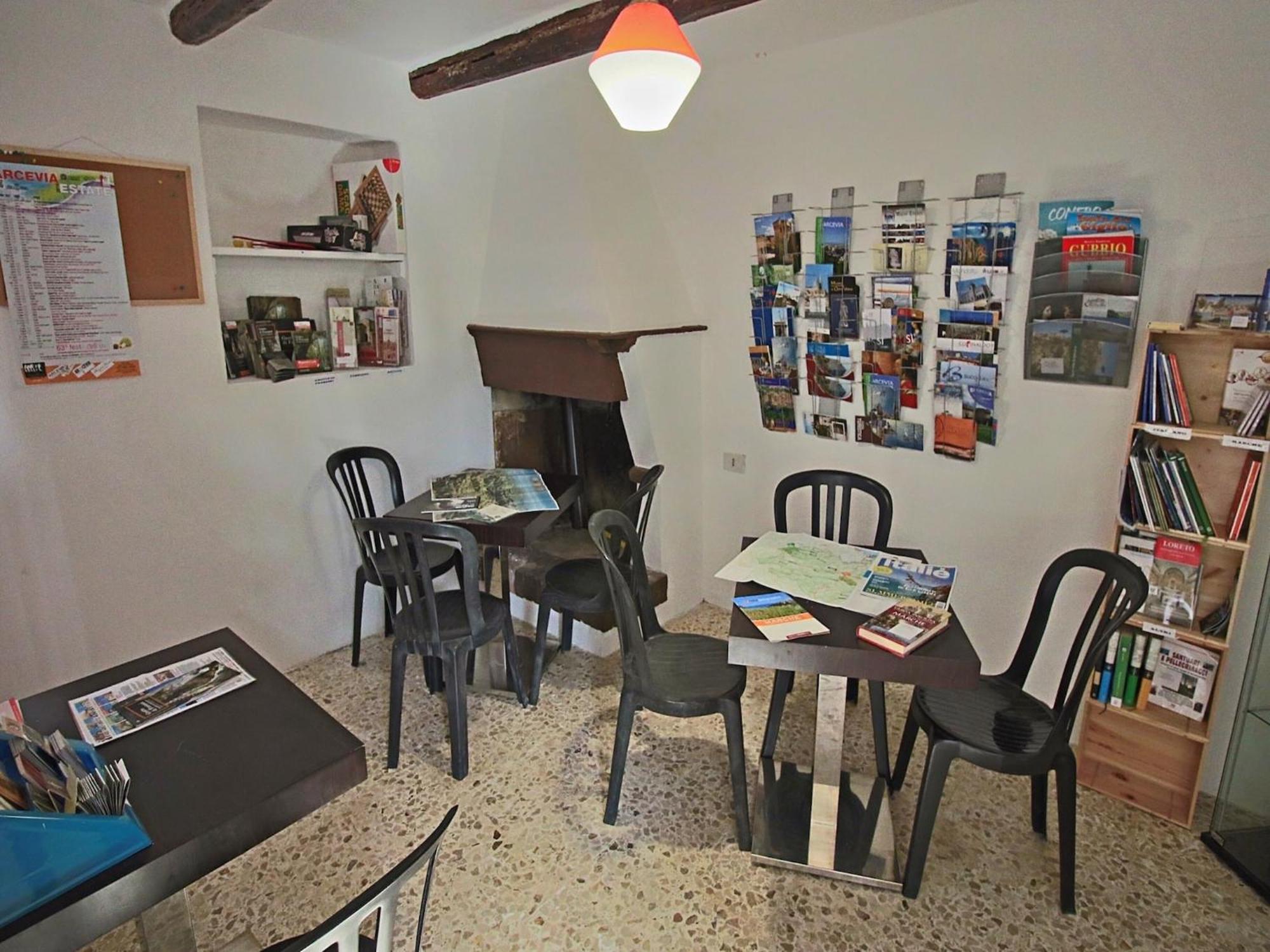 Nice Flat In Arcevia With Swimming Pool Eksteriør bilde