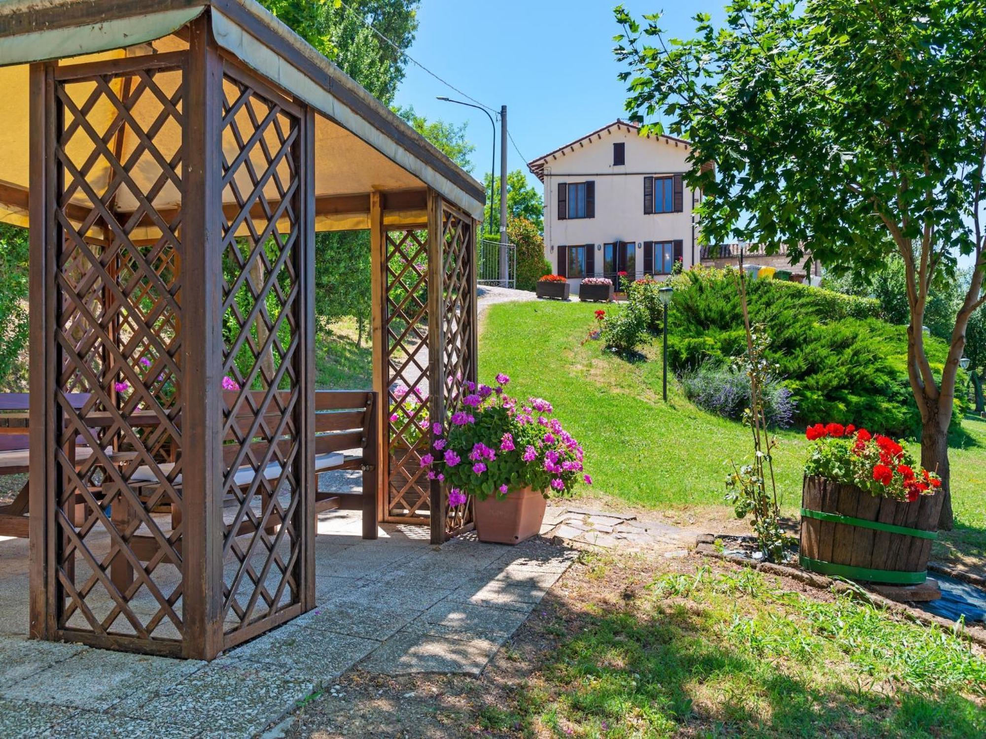 Nice Flat In Arcevia With Swimming Pool Eksteriør bilde