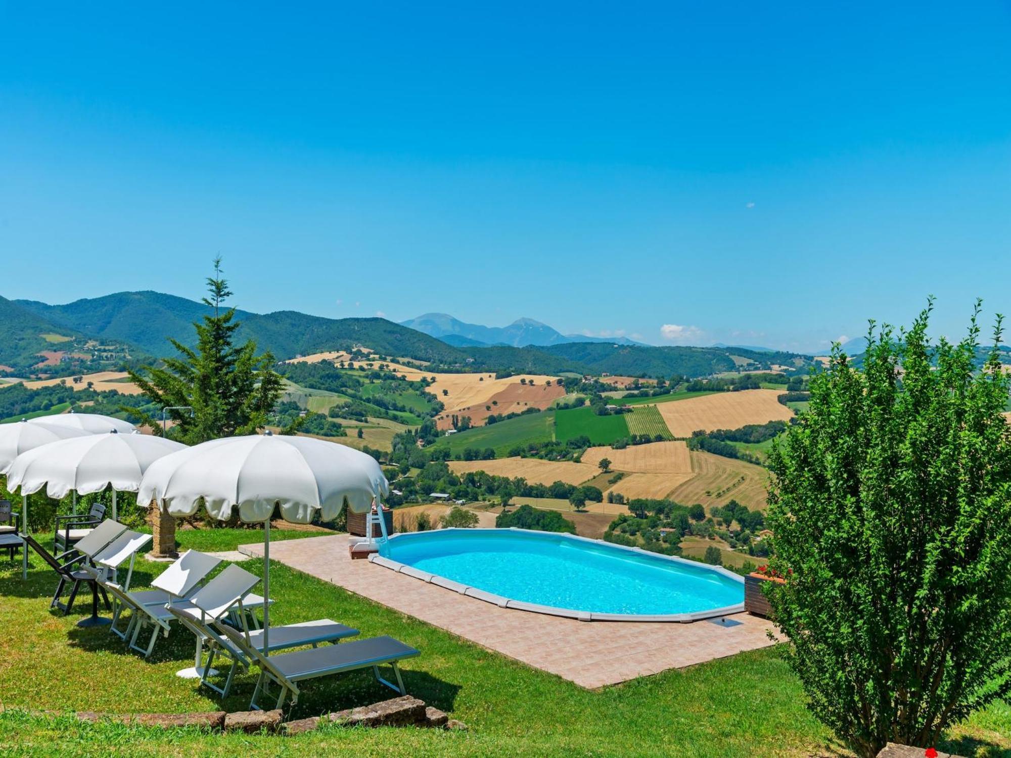 Nice Flat In Arcevia With Swimming Pool Eksteriør bilde