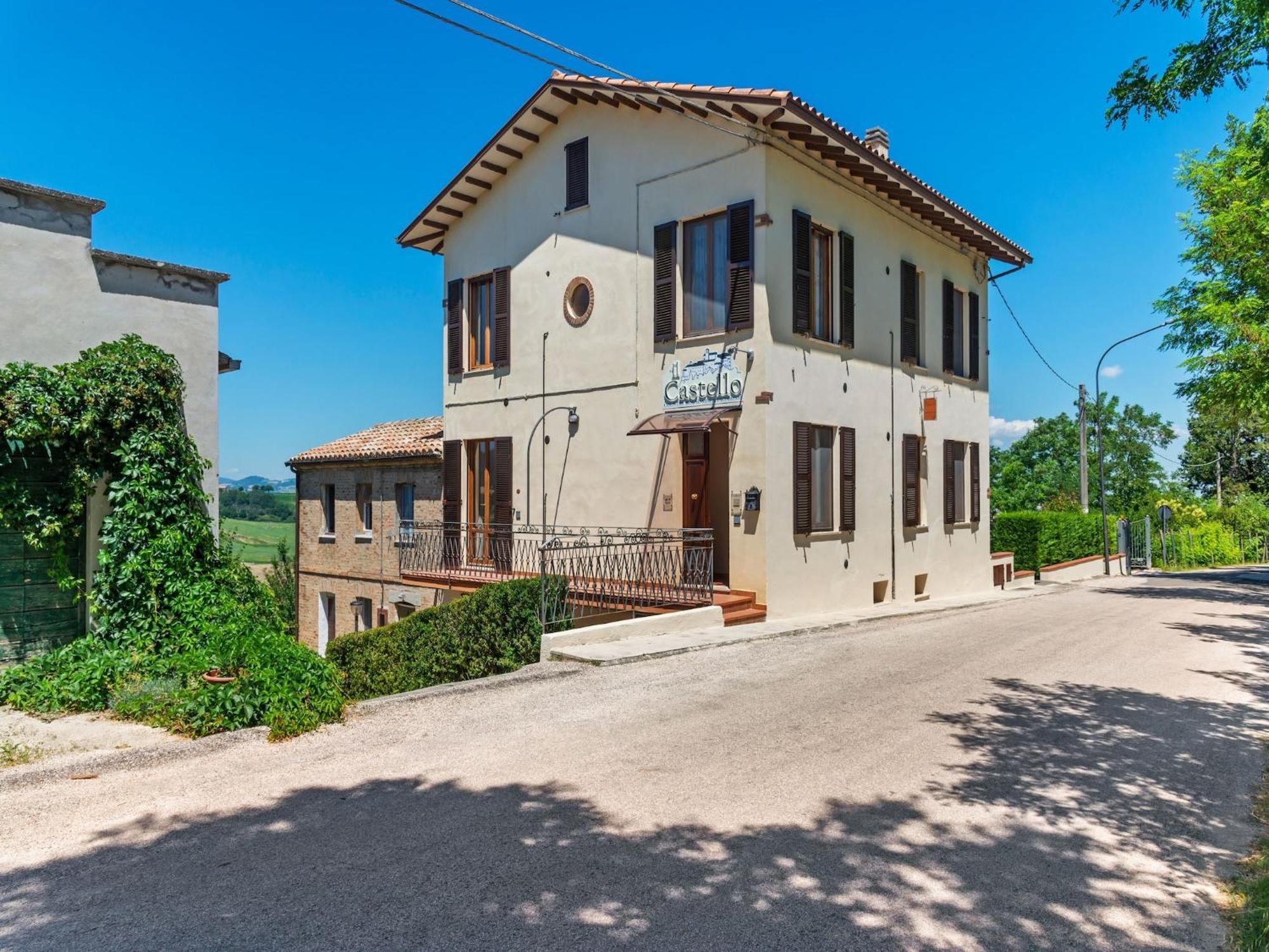 Nice Flat In Arcevia With Swimming Pool Eksteriør bilde